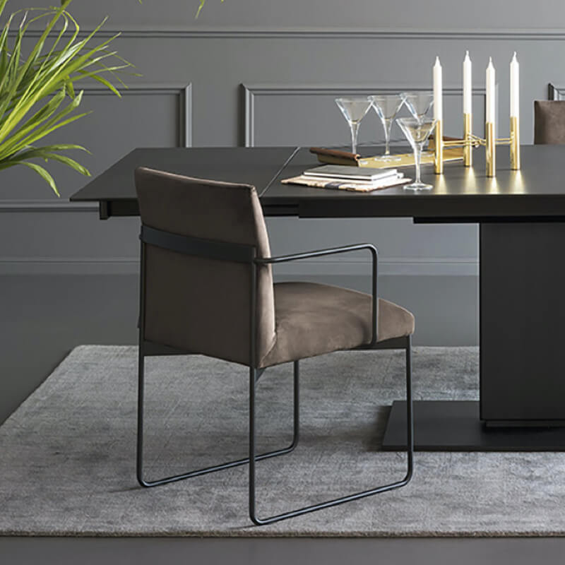 名古屋でカリガリスのチェアを探すなら、東海地区最大級のカリガリス