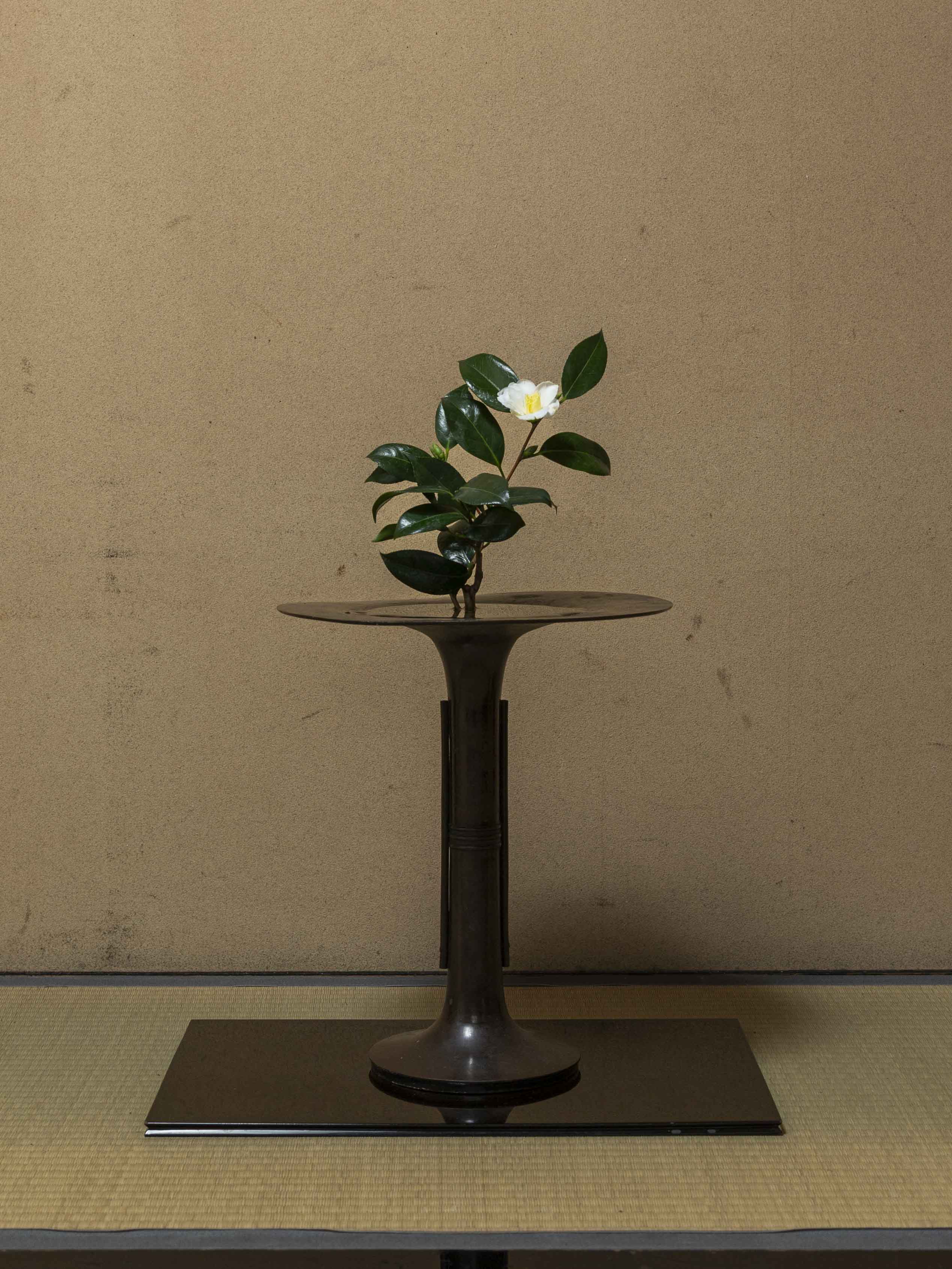 41 古銅花入ほか | 花と器と 高木孝 | ブログ | 工芸青花 kogei-seika