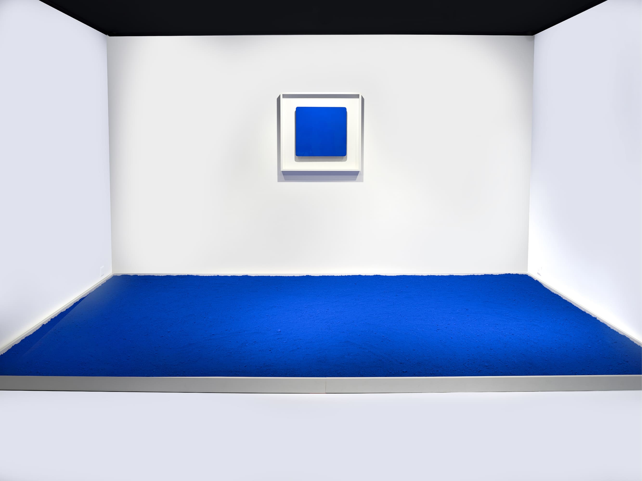 時を超えるイヴ・クラインの想像力―不確かさと非物質的なるもの（金沢