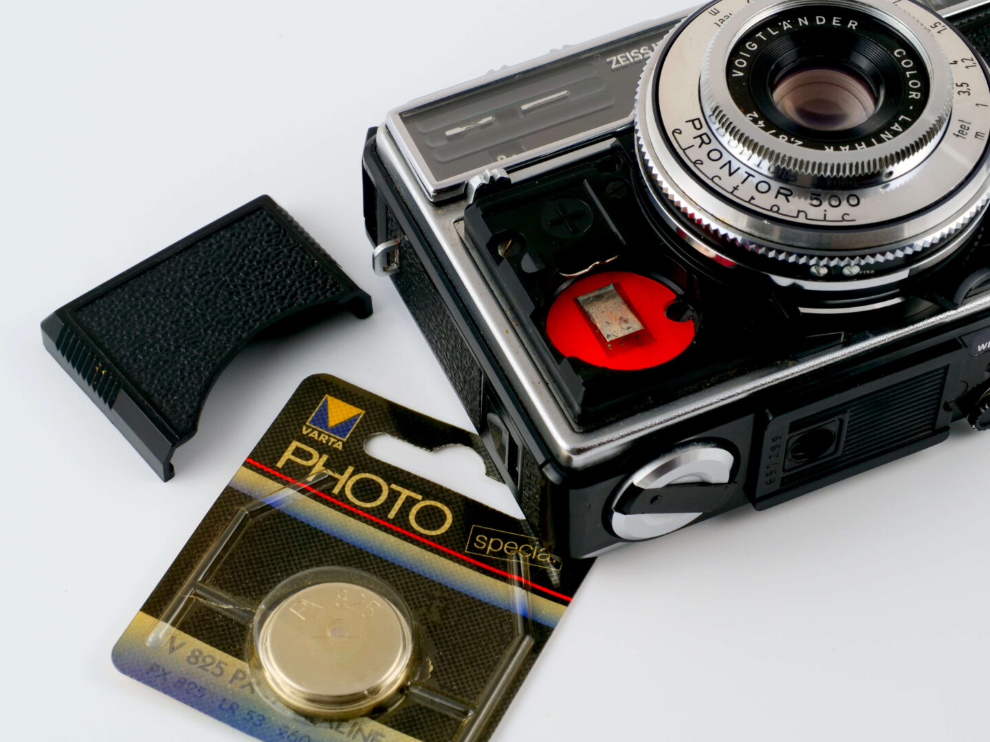 映画の中の、あのカメラ｜16 スローガン(1968) ツァイス・イコン