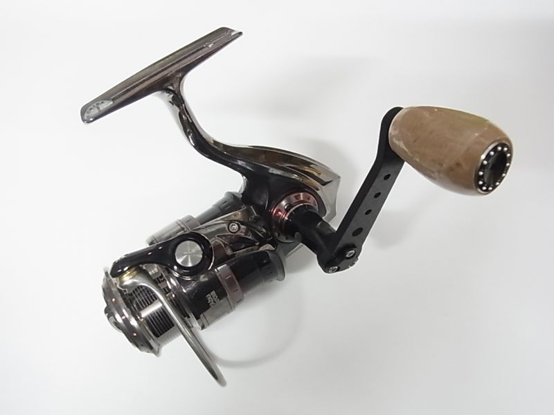 アブ純正】 レボ スピニングリール用 カーボンハンドル (在庫限りで