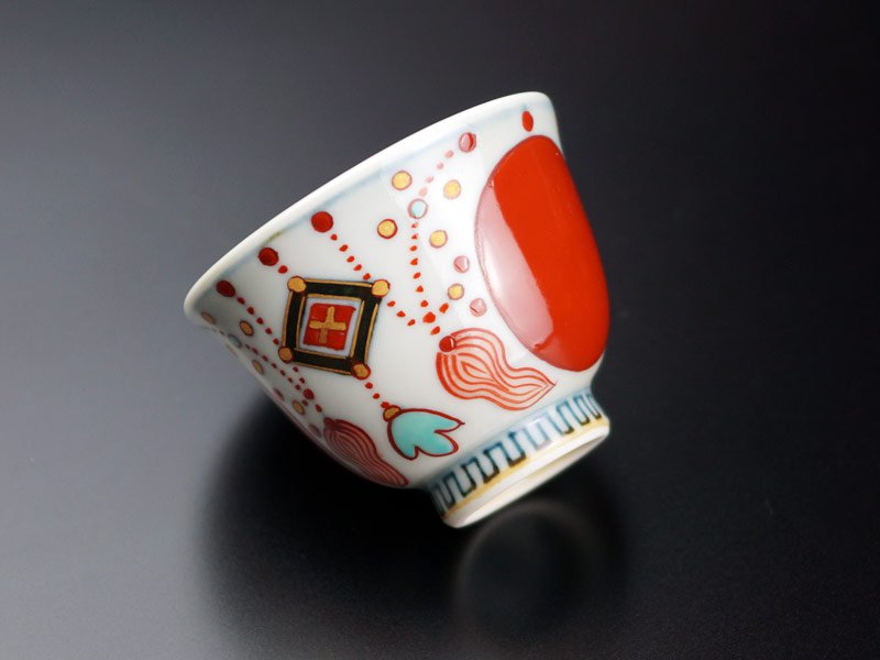 献上手古伊万里焼】ぐい呑み 染錦本金赤玉瓔珞紋 - JTOPIA
