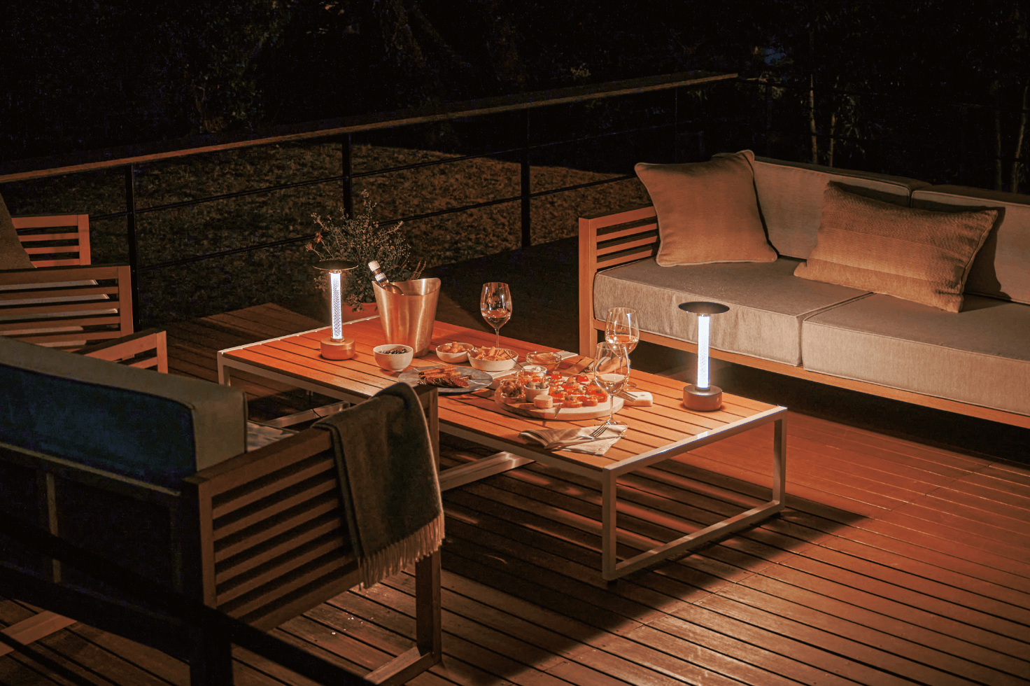 防雨型バッテリー式タスクライト｜オーデリック株式会社