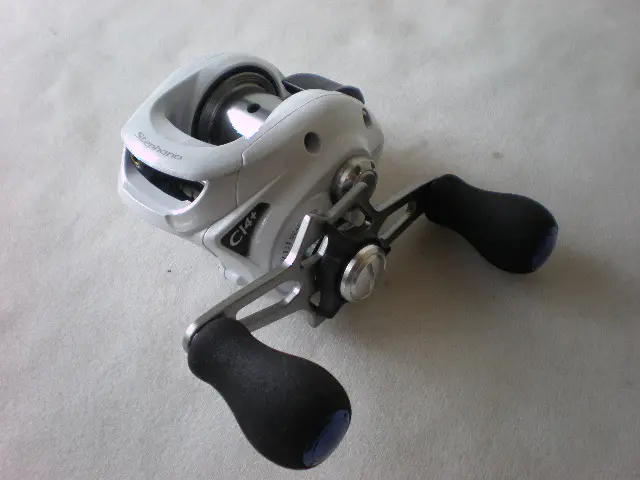 ステファーノCI4+201（左） - 17,200円 : 海釣り、船釣り専門店の沖