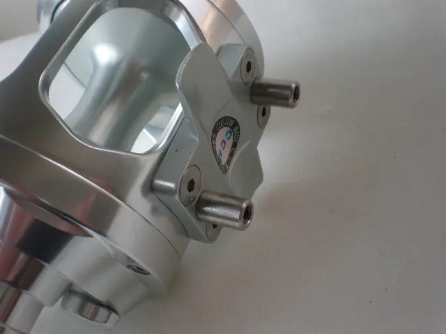 アルテクノスゴリラ 12LBCCMチューンド シルバー【ウルトラダイニーマ