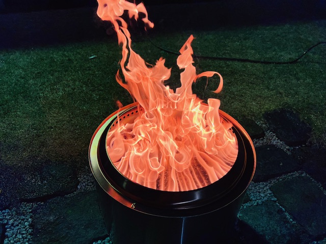 Solo Stove ボンファイヤーでペレット燃焼 – 河津製材所