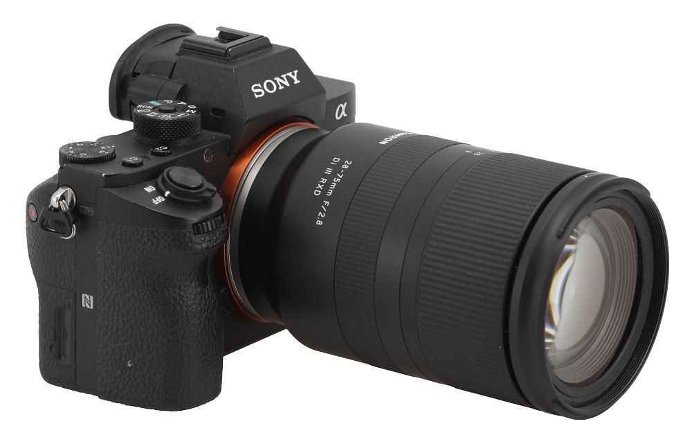 Tamron 28-75 mm f/2.8 Di III RXD review - Introduction - LensTip.com