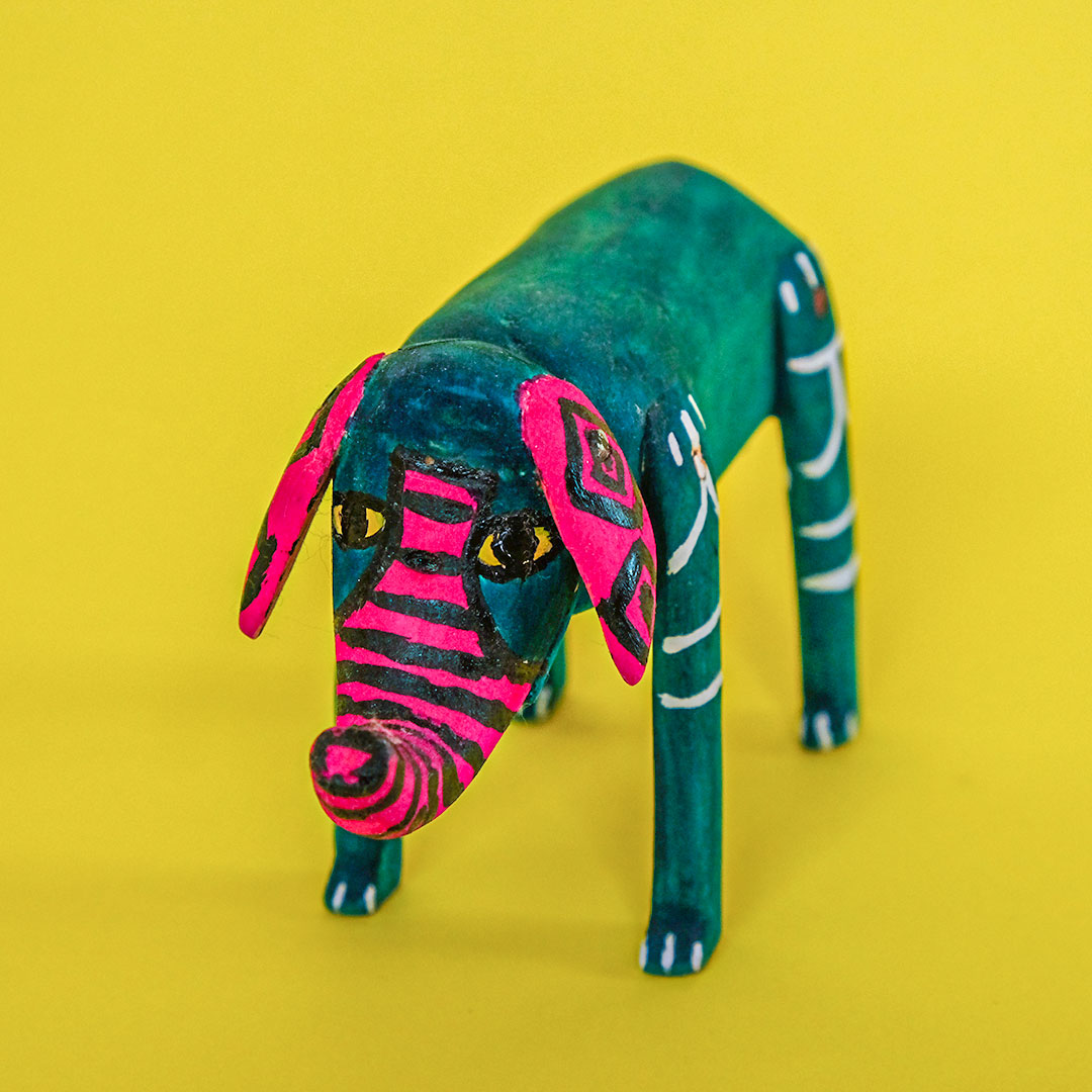 ゾウ（木彫り置物）- LABRAVA [メキシコ 民芸 フォークアート 雑貨]