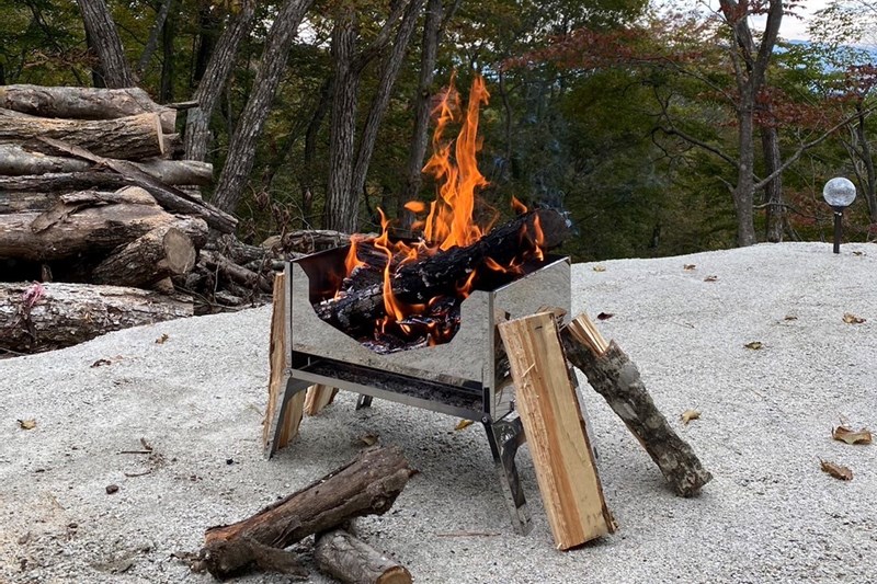 大ヒットした「B-6君」の『笑's-sho's-』から、大きな焚き火グリル