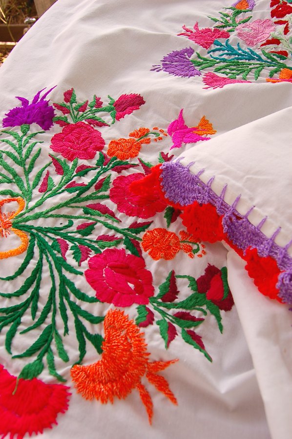 メキシコオアハカ州の刺繍クロス‐中南米の手作りと輸入雑貨