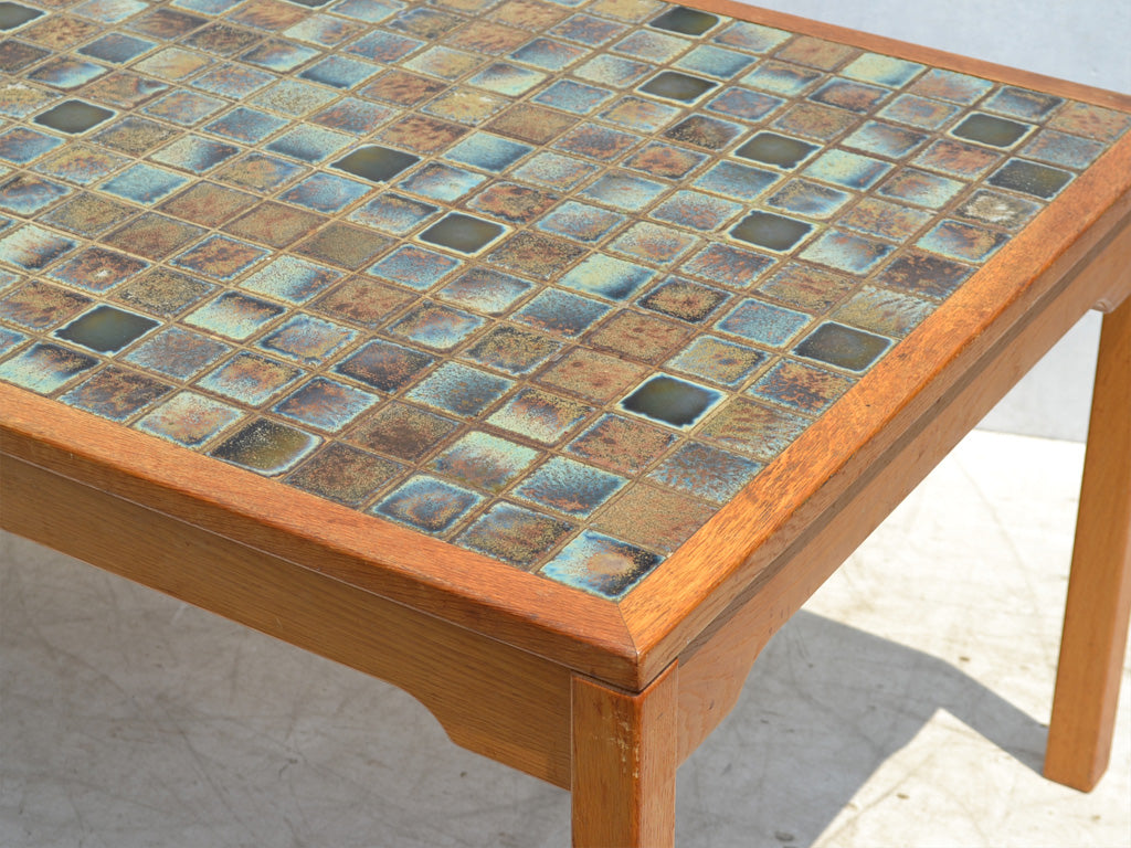 タイルトップコーヒーテーブル | ロイズ・アンティークス | ヨーロッパ