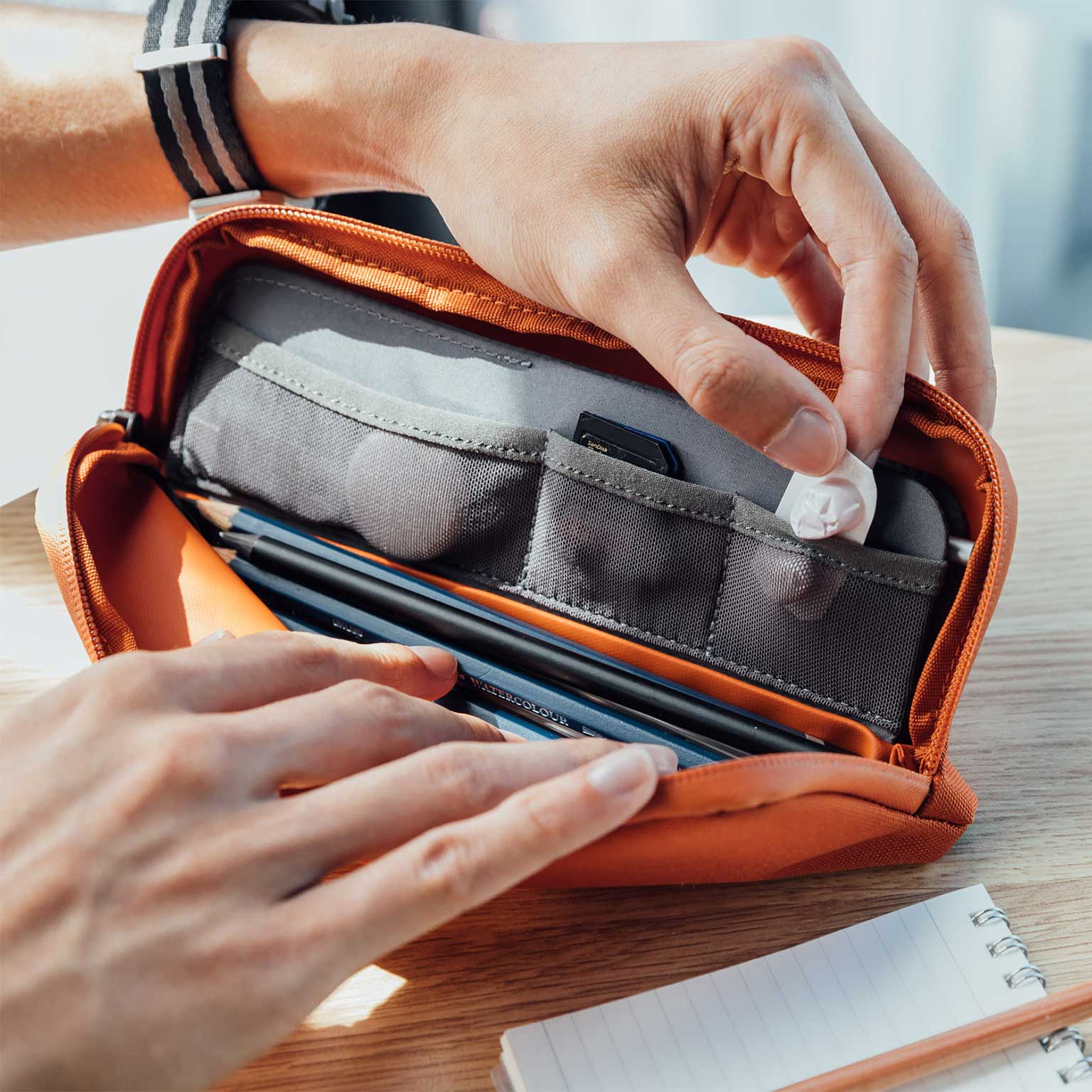 Orbitkey（オービットキー）2-in-1 Tech Pouch | LIVING MOTIF｜家具