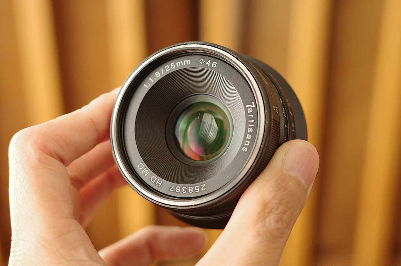 作例あり】七工匠 7Artisans 25mm F1.8の2年使用レビュー。エモくて