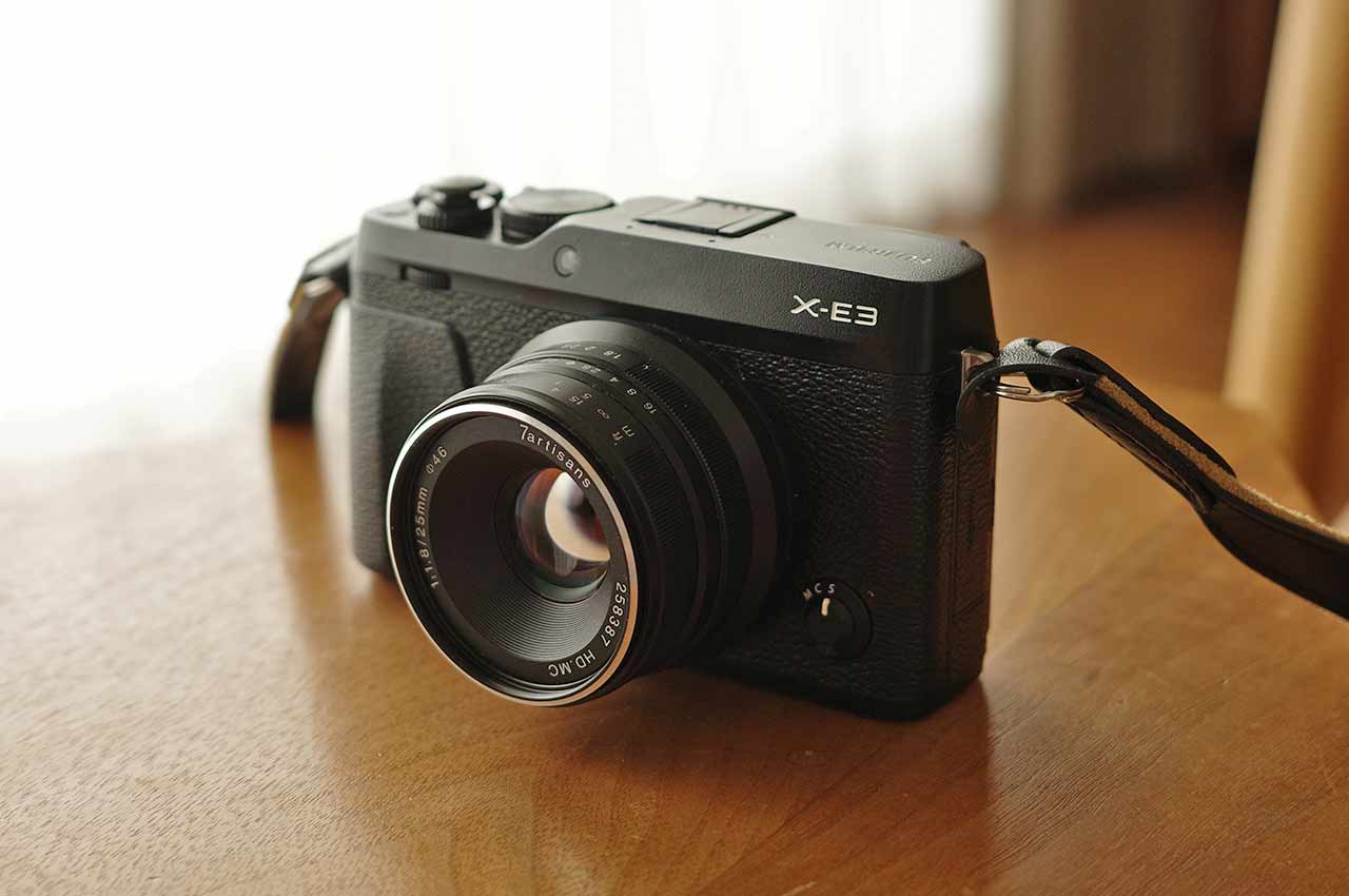 作例あり】七工匠 7Artisans 25mm F1.8の2年使用レビュー。エモくて