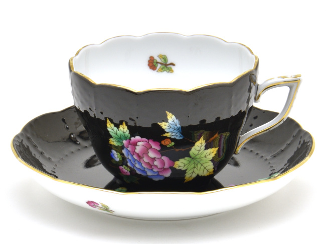 ヘレンド(Herend) 兼用カップ(220cc)&ソーサー 黒地のヴィクトリア
