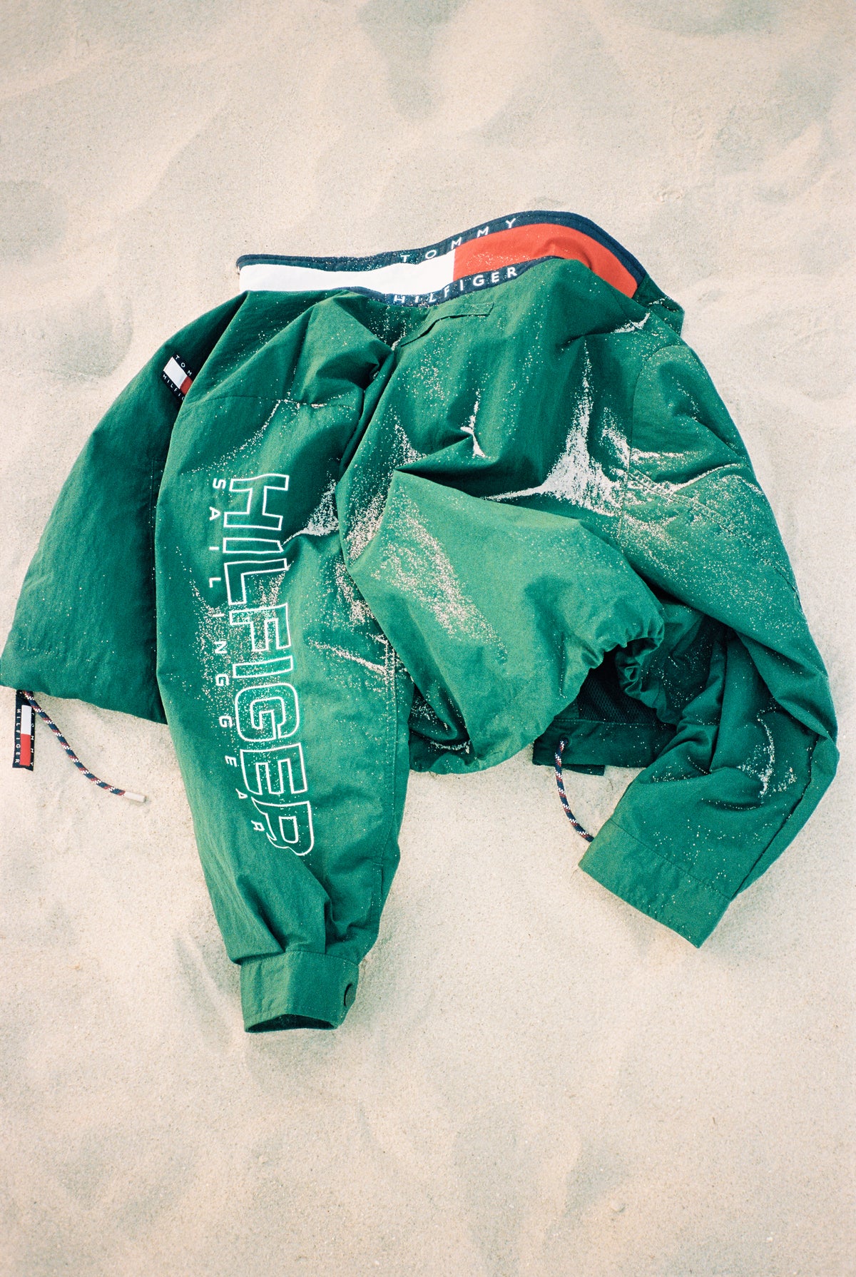 クラシックなのに新しい。「トミー ヒルフィガー」がアーカイブを現代