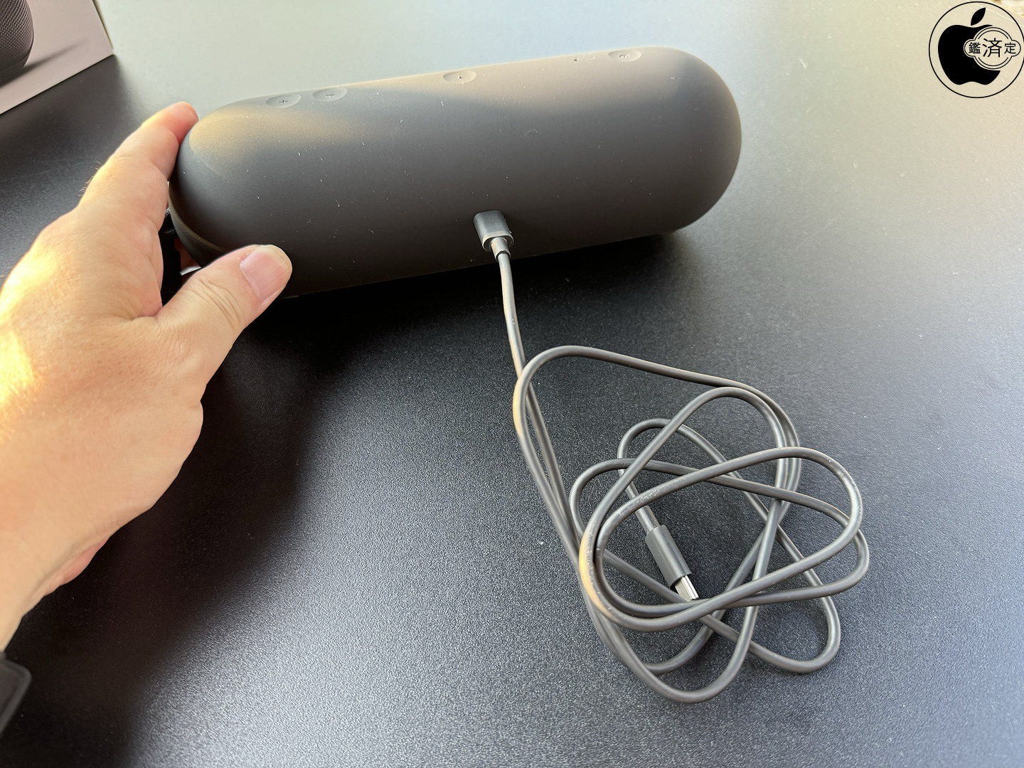 Beats、「探す」対応ワイヤレスBluetoothスピーカー「Beats Pill」を