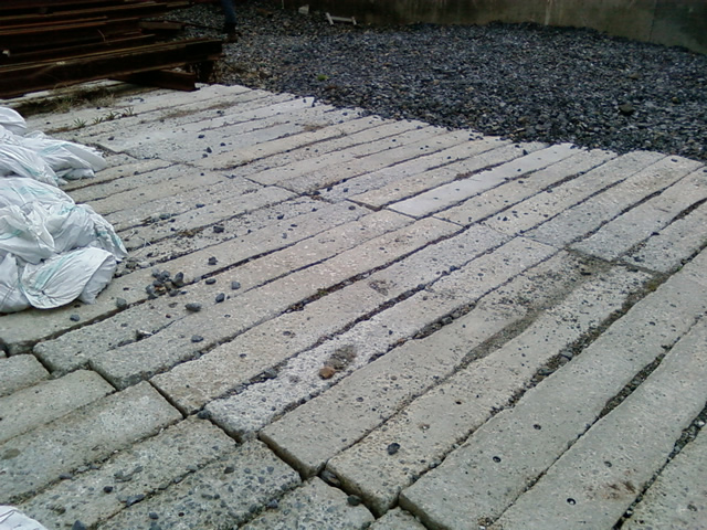 コンクリート中古枕木｜枕木｜国産・豪州産枕木販売の「国鉄産業株式会社」