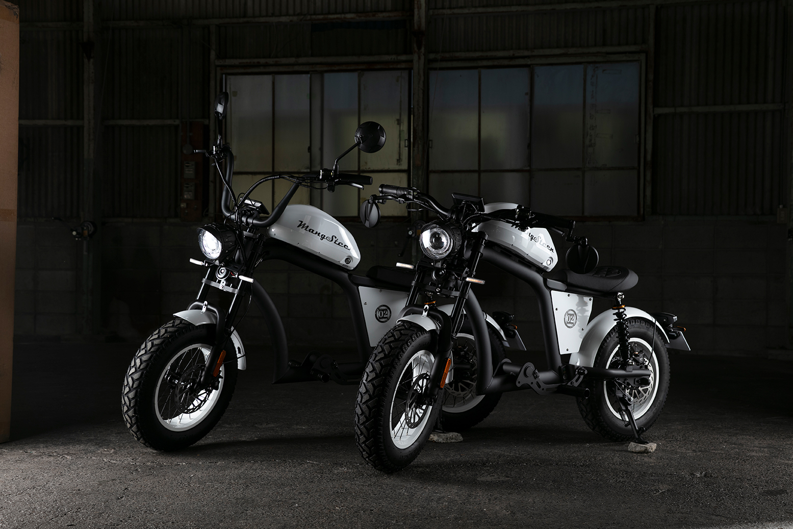 FT-02 MINI STRAIGHT｜WHITE - MANGOSTEEN｜電動バイクの