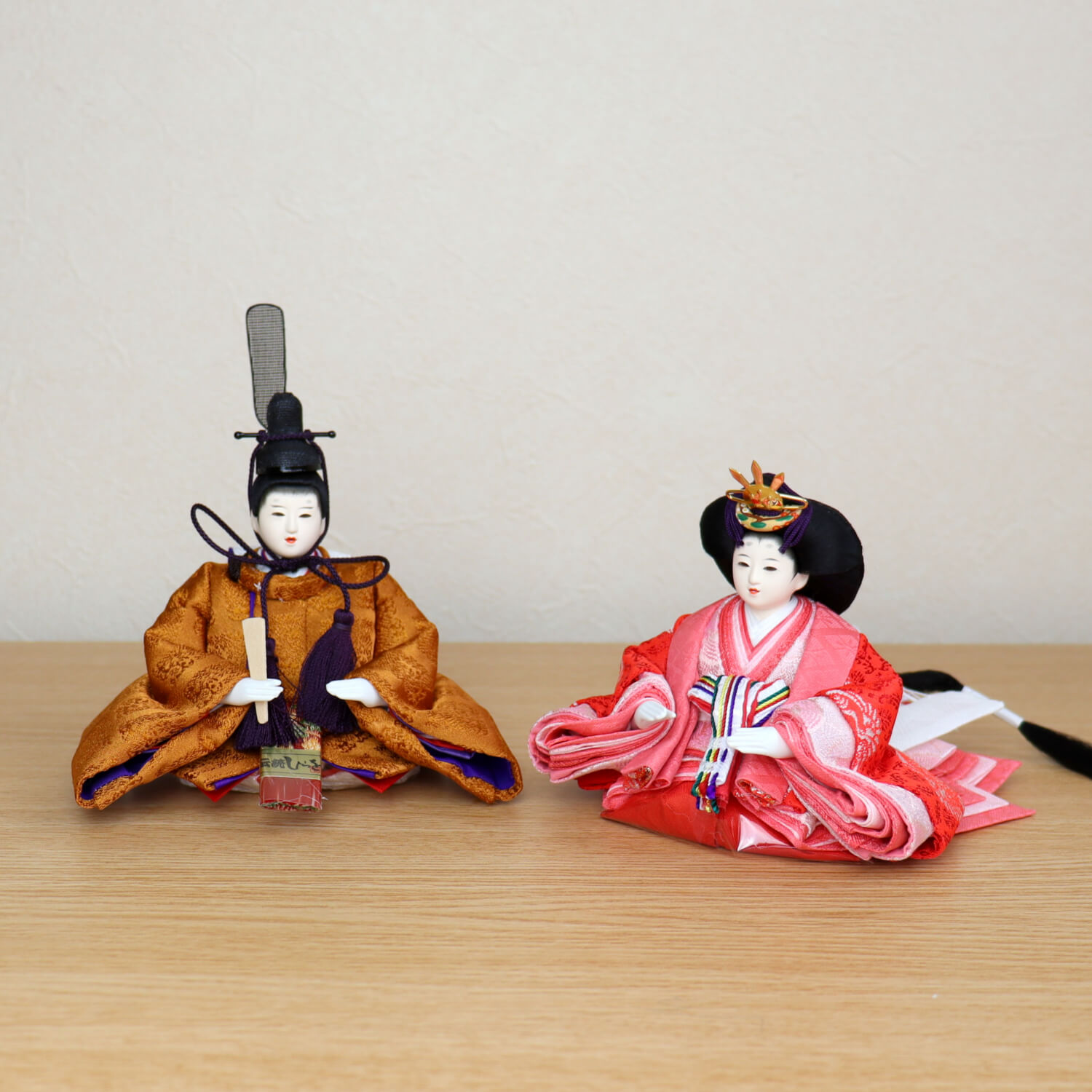 雛人形 華峰作 柳三寸 正絹西陣織 黄櫨染 二曲一双 金ライン クリア