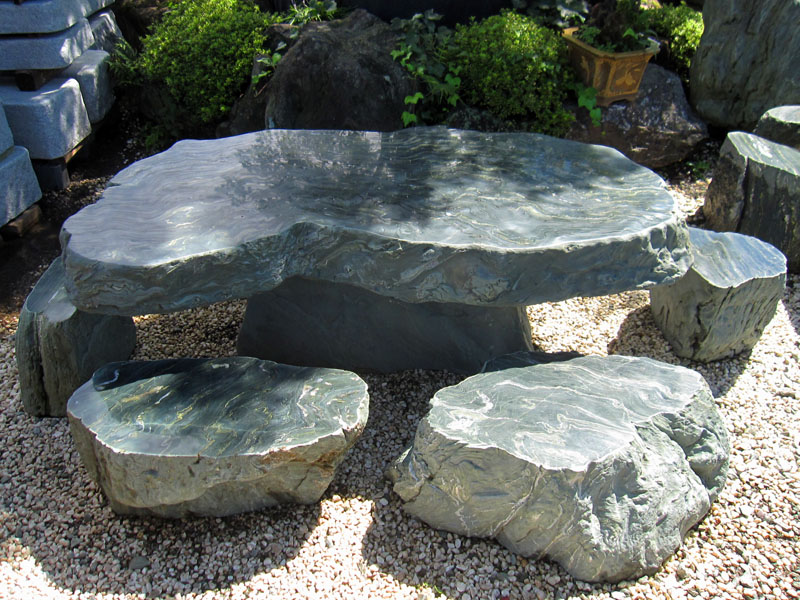 お庭にやすらぎの空間を作る！！四国 青石 テーブル・イス6脚セット