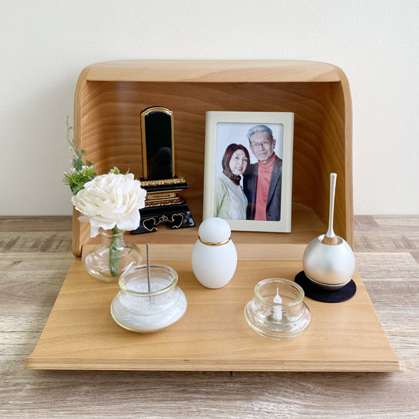 ミニ仏壇|やさしい時間・祈りの手箱|ナチュラル・ホワイトブーケ付