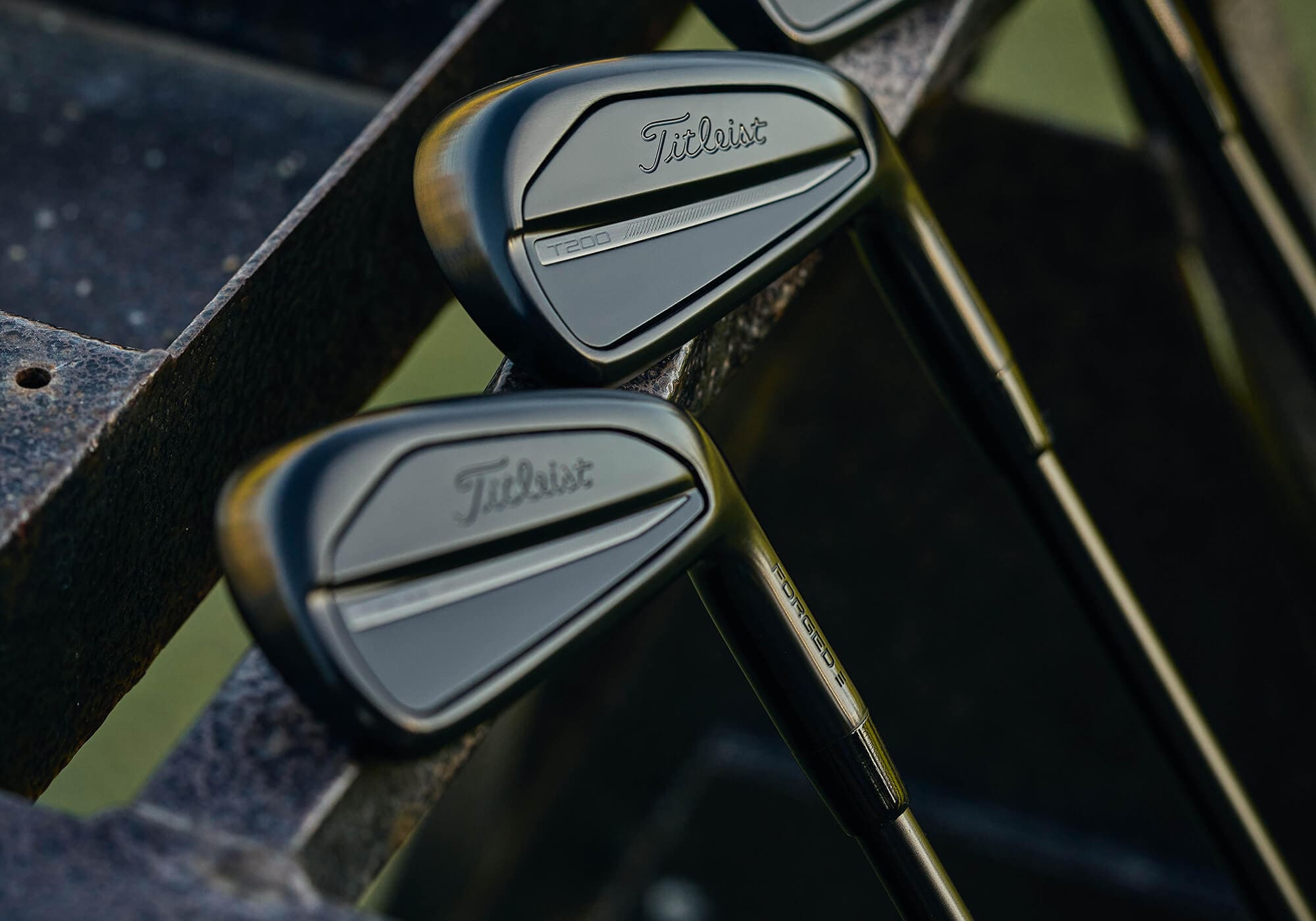 完売必至！世界数量限定タイトリスト『Tシリーズ ブラック』アイアンが登場