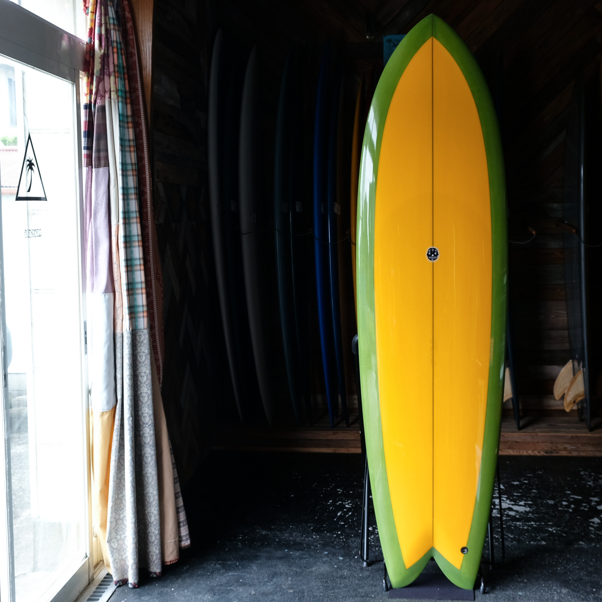 EC SURFBOARDS（エリック・クリステンソン）のミッドレングスボード