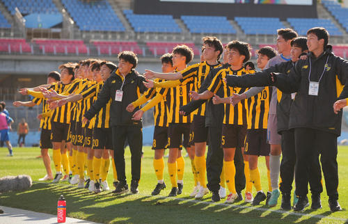 高校サッカー】“豪腕”佐藤碧の決勝点で東海大相模が初勝利 野球部助言