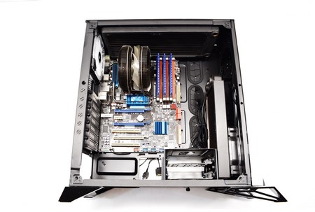 CORSAIR Spec-Omega RGB Mid-Tower Tempered Glass Gaming Case Review