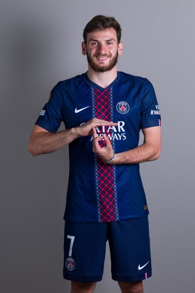 フヴィチャ・クヴァラツヘリア | サッカーキング