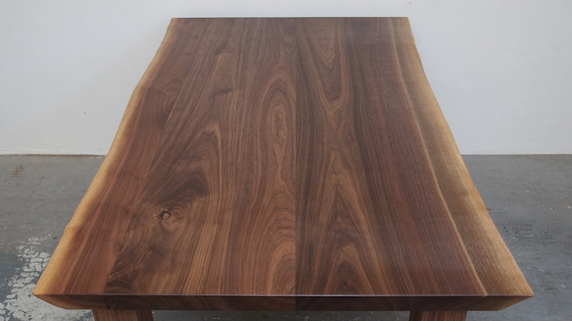 世界三大銘木のうちのひとつと言われるウォールナット材とはどんな材な