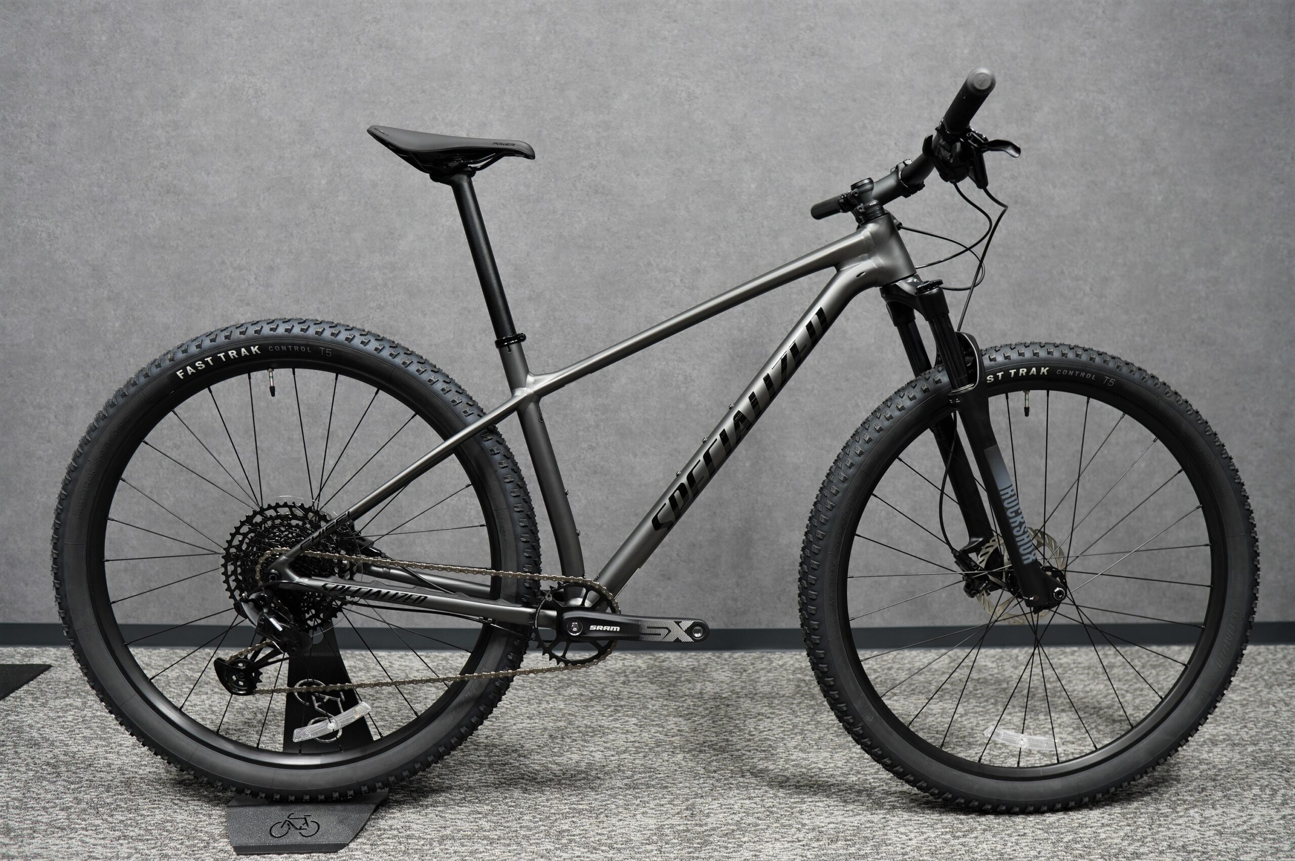 超軽量アルミマウンテンバイク「CHISEL」貴重なMサイズ在庫あります