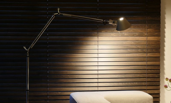 トロメオ フロアランプ / シルバーArtemide（アルテミデ） | 公式通販