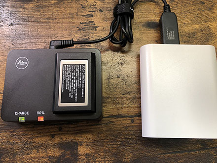 ライカM10のバッテリー充電器と電源ケーブル / Silly Seeker's Blog