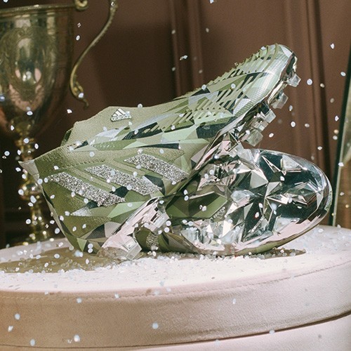 PREDATOR MEETS SWAROVSKI CRYSTALS | adidas football official