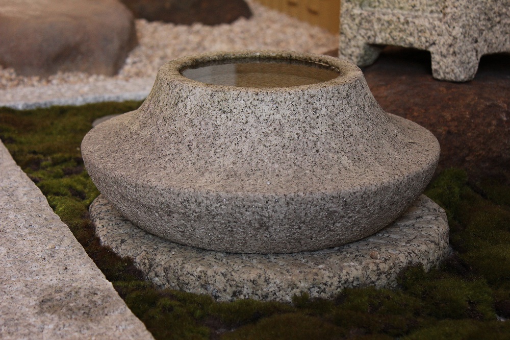 礎石水鉢の製品案内愛知県岡崎市の石灯篭・水鉢蹲など石材製品の製造