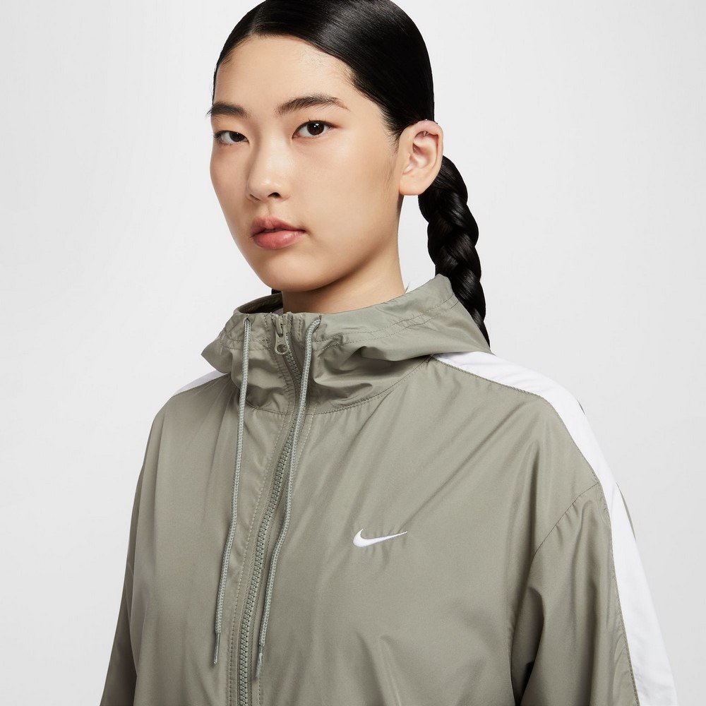 ナイキ（NIKE）（レディース）スポーツウェア クラシック ウーブン