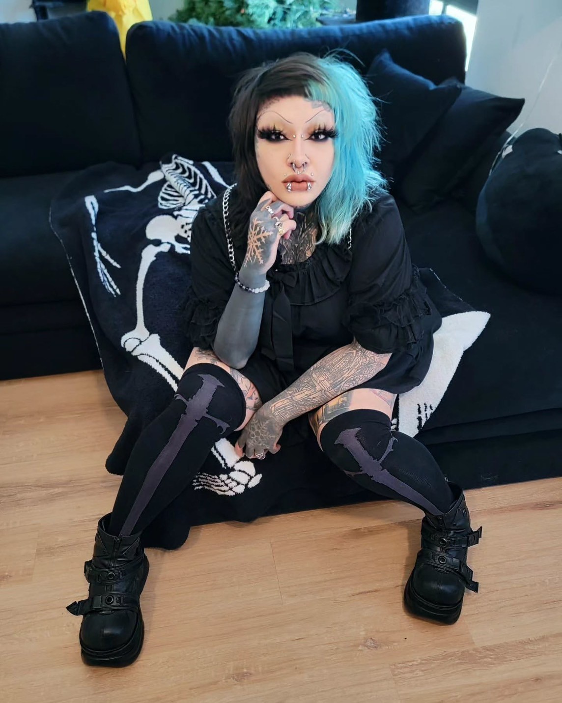 Swordstorm Knee High Socks / ニーハイソックス【KILL STAR