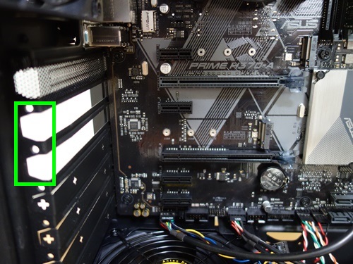 グラフィックボードの取り付け