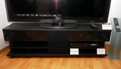 シャープ、60/52V型AQUOSに適したシアターラック“AQUOSオーディオ”を