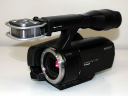 ソニー、レンズ交換式ビデオカメラ“Handycam”「NEX-VG10」国内発売を