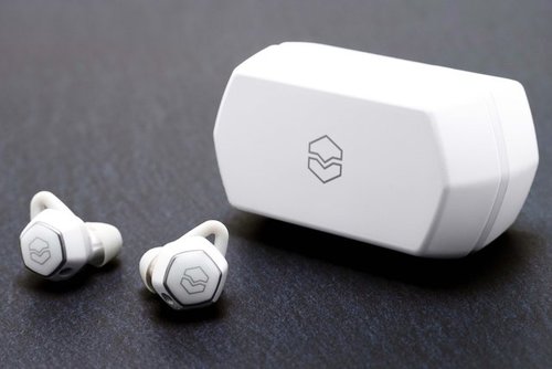 TWS最強クラスのパワフル重低音！ V-MODA「Hexamove」が鳴らす唯一無二