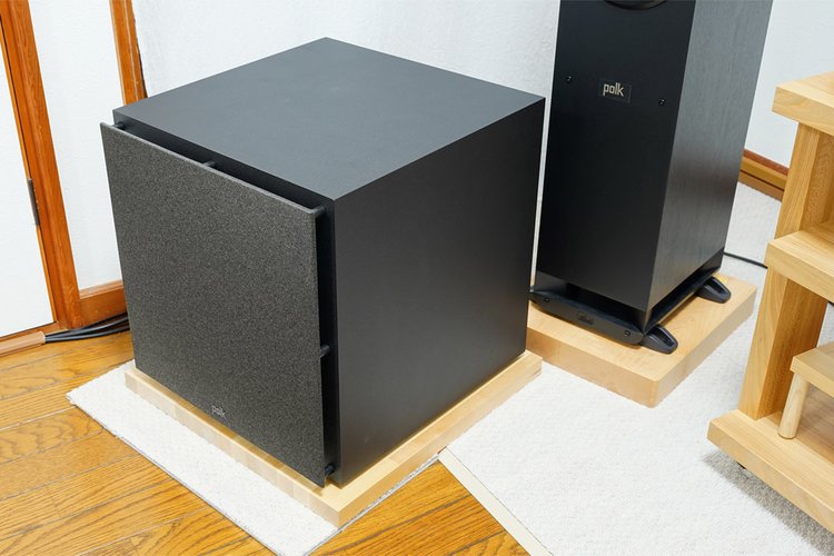 評論家がPolk Audioのスピーカーを使って「自宅でマルチチャンネル