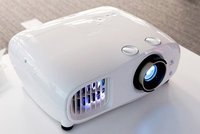 ドン・キホーテ、スマホと接続できるモバイルプロジェクター