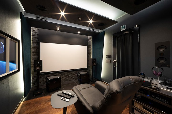 LINN、フロア型スピーカー「150」専用の金属製強化スタンド - PHILE WEB