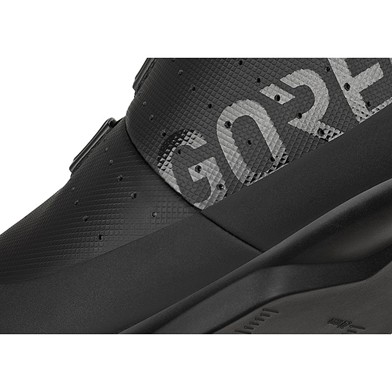 fizi:k（フィジーク）TEMPO ARTICA GTX（テンポアーティカGTX）SPD-SL