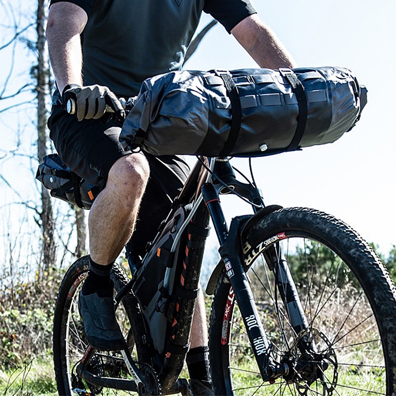 Blackburn（ブラックバーン）OUTPOST ELITE FRAME BAG HANDLEBAR ROLL