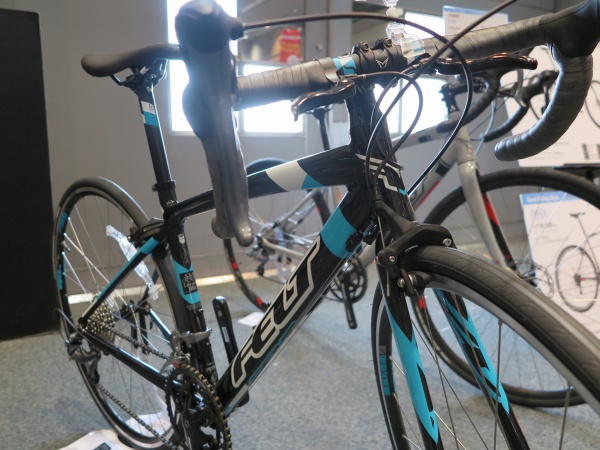 鍵プレゼント！！】FELT(フェルト) ZW100 2016年モデル [ロードバイク