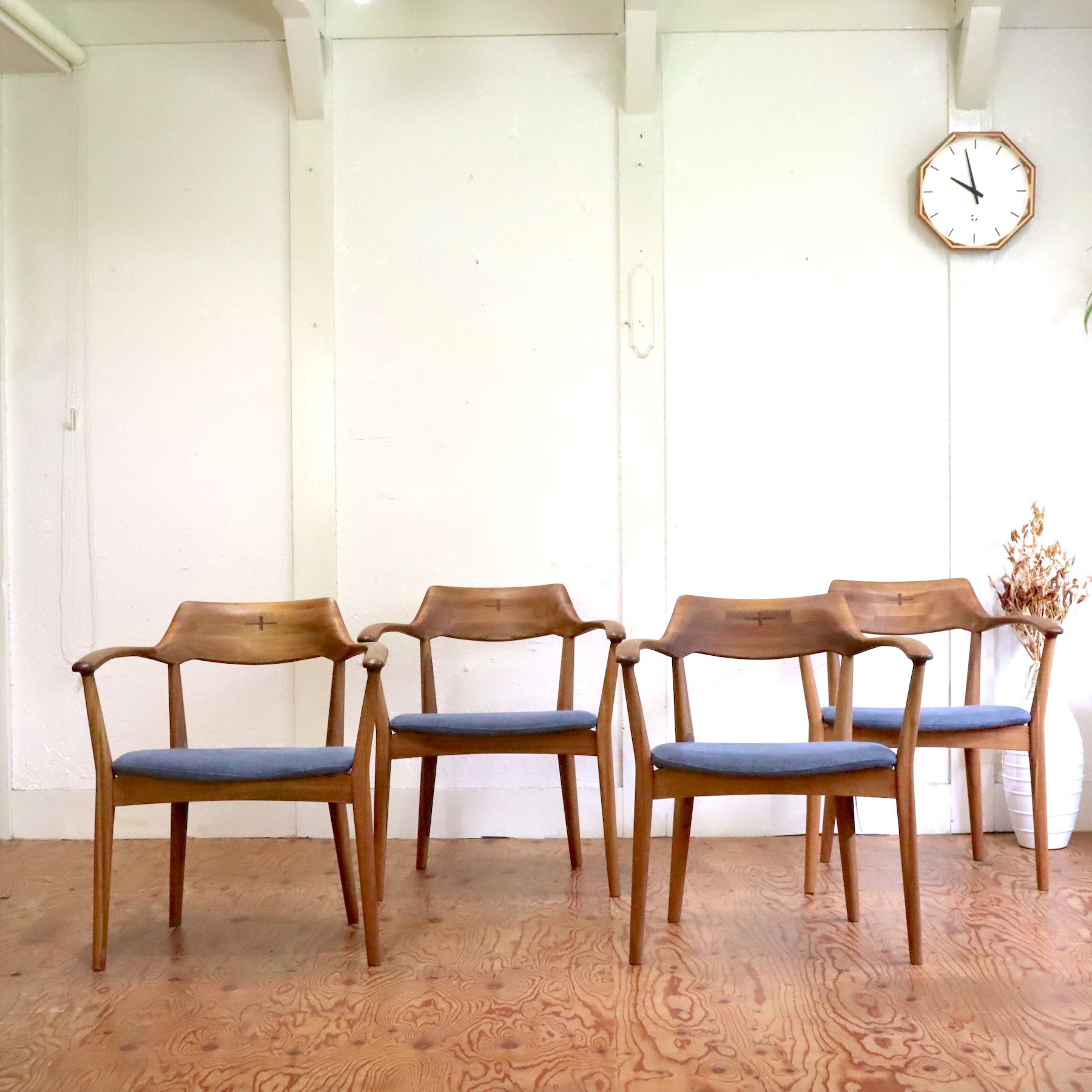 朝日木材加工｜エッダ/EDDA ダイニングチェア アームチェア